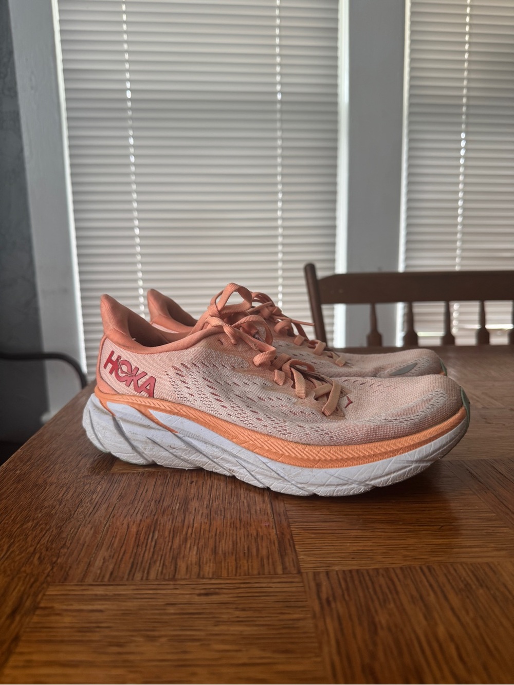 HOKA Women's Peach Clifton 8